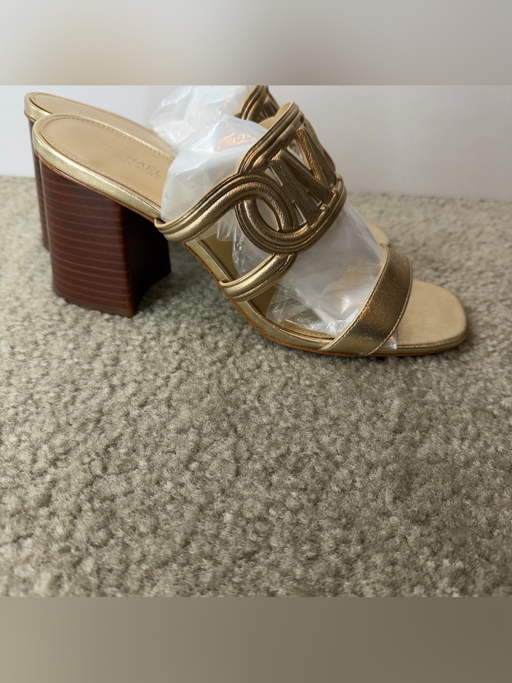 Michael Kors Alma Block Heel Mid leather pale GOLD Sandal 8 - Picture 3 of 6